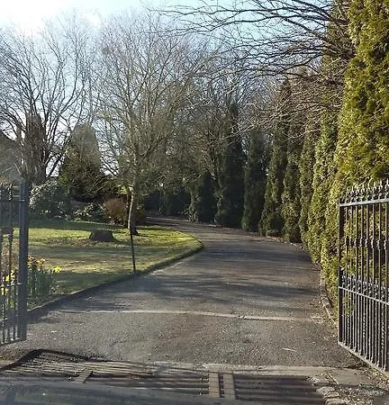 Bed and breakfast Loughnagore House 4*