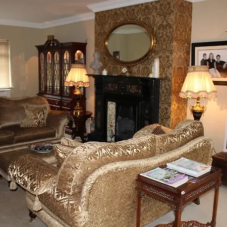 Loughnagore House Bed and breakfast 4*